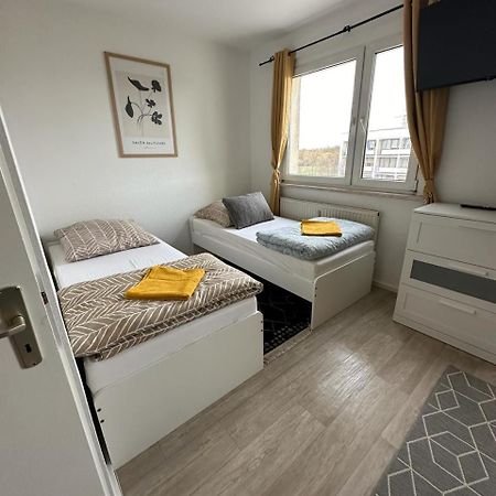 Ideal Fuer Monteure. 3 Zimmer Apartment Mit Kueche, Waschmaschine, Wifi Usw... . Галль Экстерьер фото